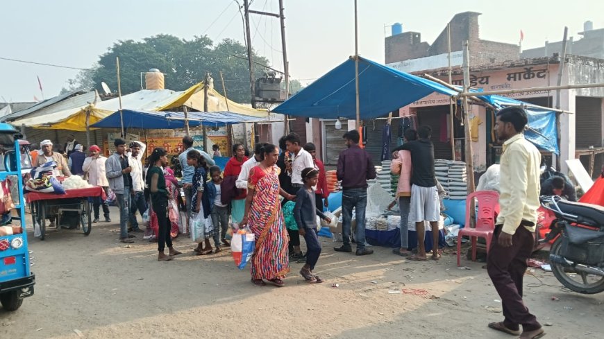 कार्तिक पूर्णिमा मेले के चौथे दिन भी भी सैकड़ों श्रद्धालुओं ने पवित्र अभरन सरोवर में आचमन कर स्वामी जी की समाधि पर चादर परसाद चढा कर मनवांछित फलों की प्राप्ति एवं विश्वमानव कल्यांण की कामना किया।