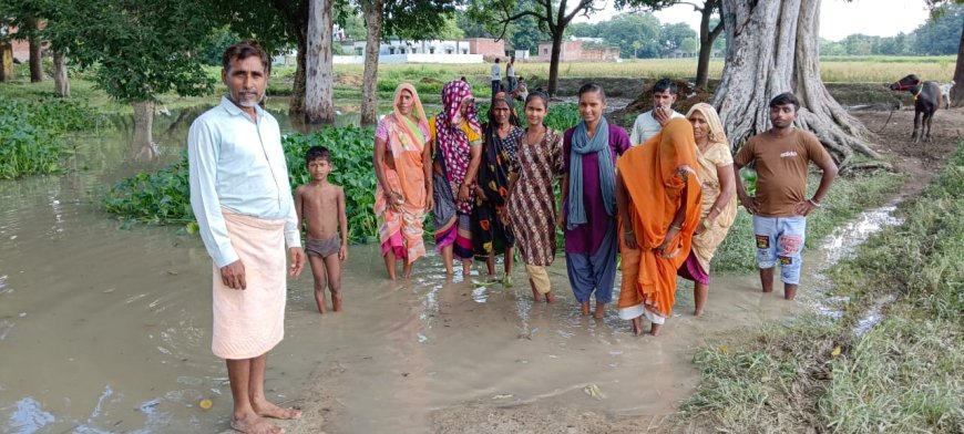 कासिमपुर के ग्रामीण वर्षो से मांग रहे नाली और खड़ंजा