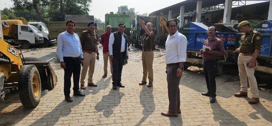 जिलाधिकारी एवं पुलिस अधीक्षक  द्वारा नगर पालिका परिषद चित्रकूटधाम की सफाई व्यवस्था अन्तर्गत सॉलिड वेस्ट मैनेजमेन्ट में प्रयुक्त वाहन गैराज का औचक निरीक्षण किया गया।