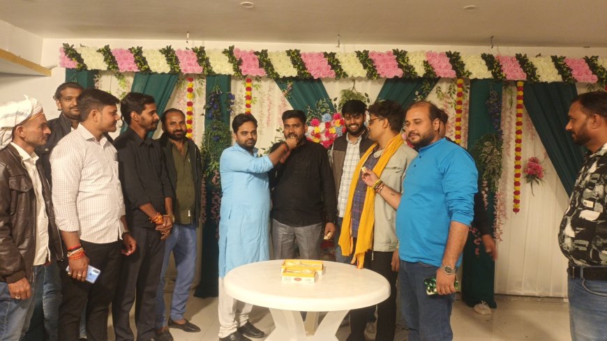 लोक जनशक्ति पार्टी भदोही ने धूम धाम से मनाया बिहार में NDA की जीत का जश्न