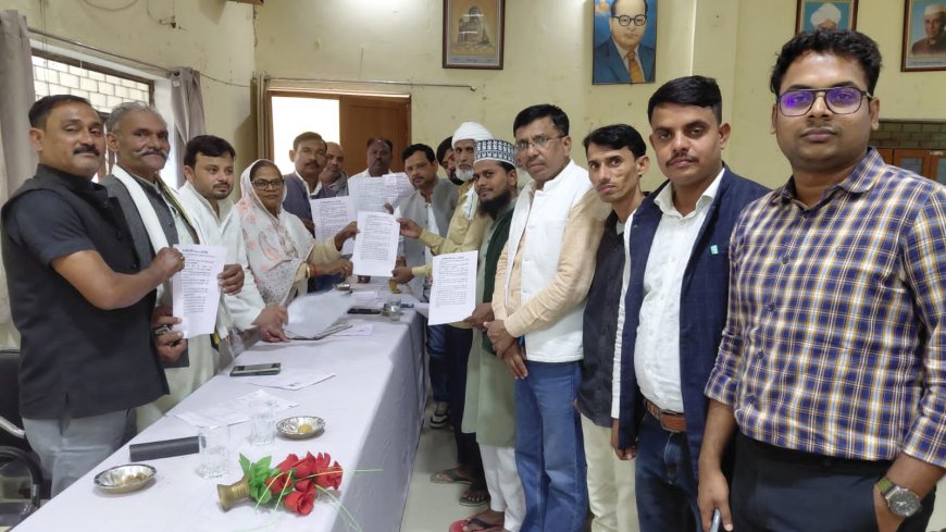 बूथ  लेवल एजेंटों के साथ सपा विधायक एस आई आर पर की बड़ी बैठक