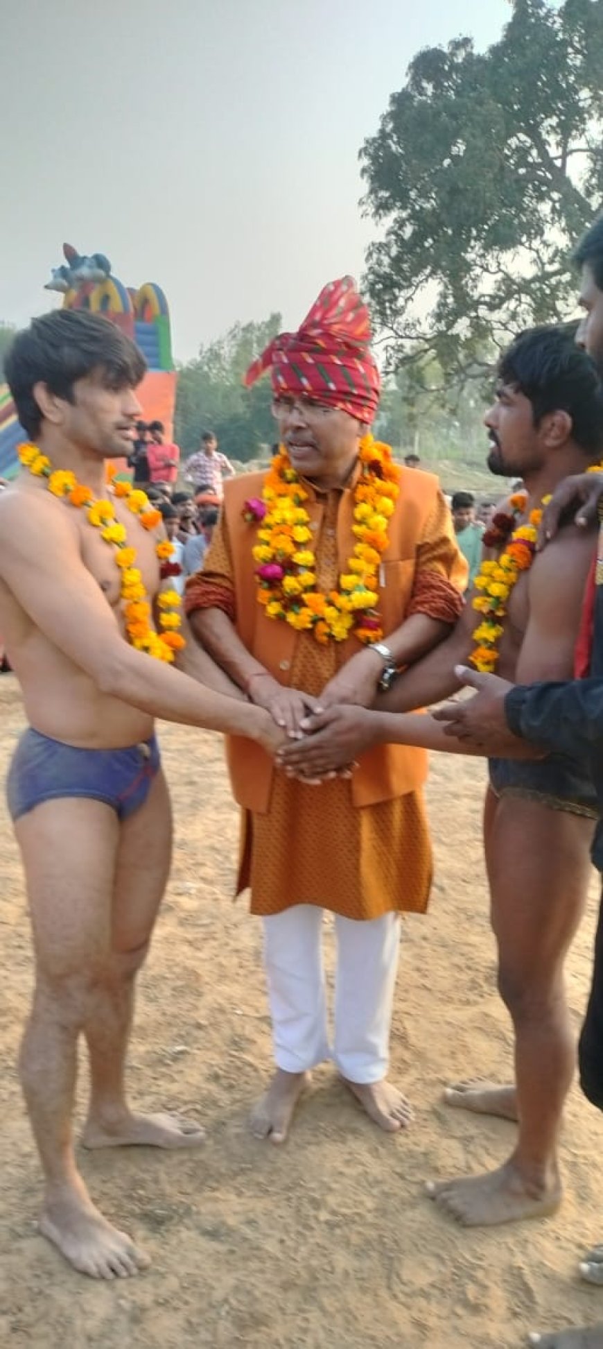 मेला महोत्सव के अवसर पर विशाल दंगल/कुश्ती प्रतियोगिता में ख्याति प्राप्त पहलवानों की हुई कुश्तियां।