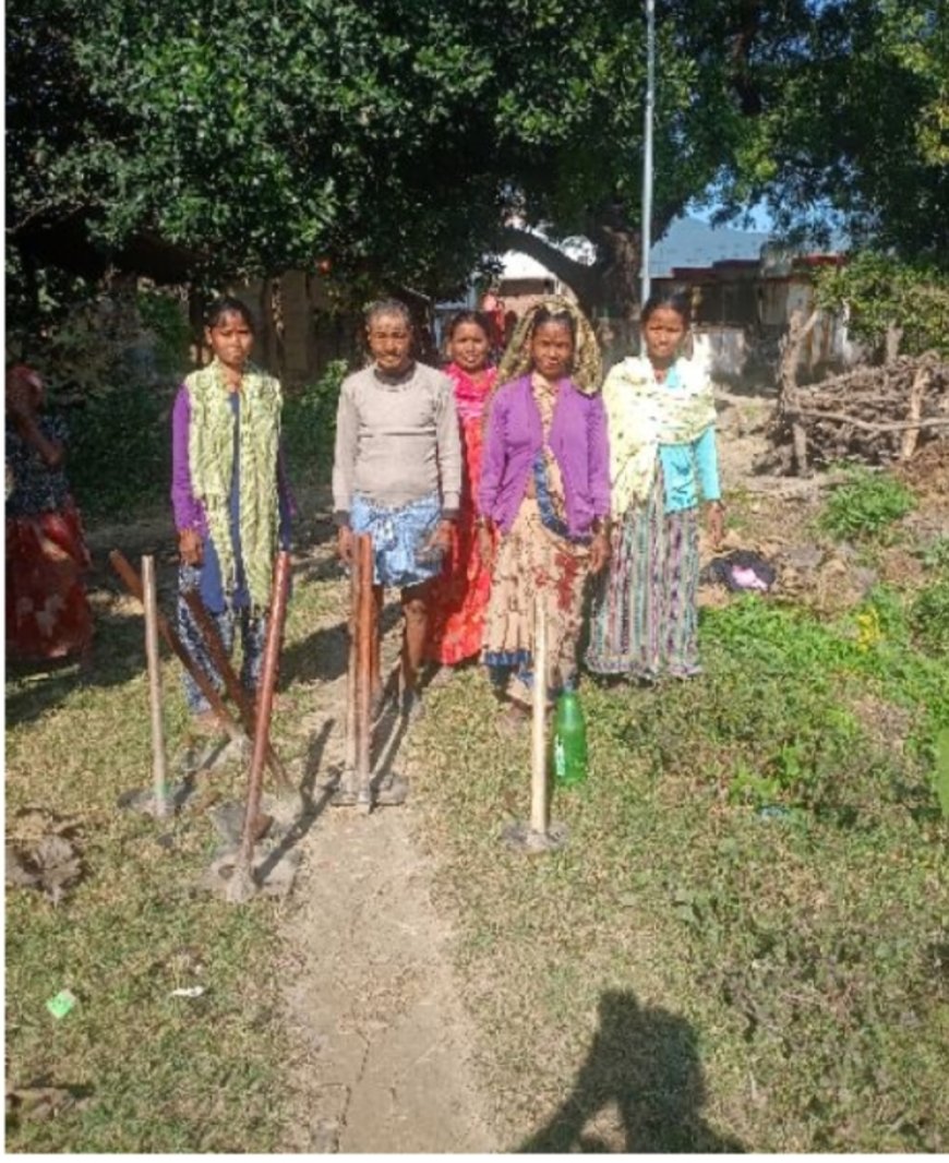 ग्राम पंचायत भूसहर पुरी में मनरेगा के कार्यों में बड़ा फर्जीवाड़ा सामने आया है। गरीब मजदूरों के हक पर खुलेआम डाका डालते हुए यहाँ काम के नाम पर फोटो से फोटो निकालकर फर्जी उपस्थिति दिखाए जाने का चौंकाने वाला मामला उजागर हु आ है।