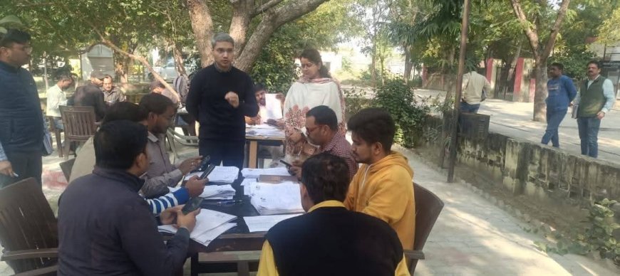 जिलाधिकारी ने ब्लॉकों का किया अचौंक निरीक्षण, SIR अभियान की प्रगति पर की सख्त समीक्षा