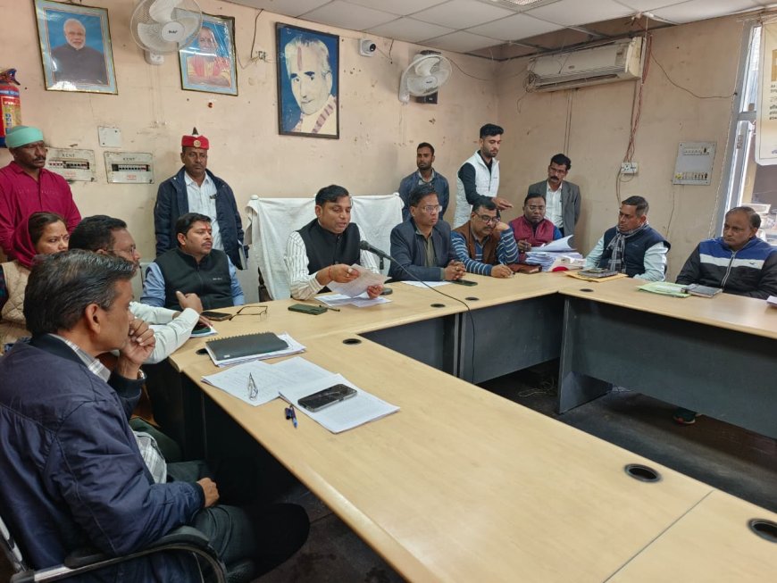 अंतिम तिथि नजदीक घर घर पहुंचकर एसआईआर फार्म भरवाएं कार्मिक एडीएम