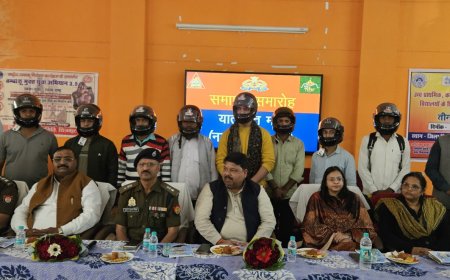 पुलिस अधीक्षक द्वारा “यातायात माह नवम्बर 2025” जागरुकता माह का समापन जिला शिक्षा एवं प्रशिक्षण संस्थान (DIET) शिवरामपुर से किया साथ ही साथ “आओ सीखे सड़क सुरक्षा”लघु पुस्तिका का विमोचन किया गया