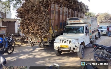 यातायात माह में भी दौड़ रहे वाहन