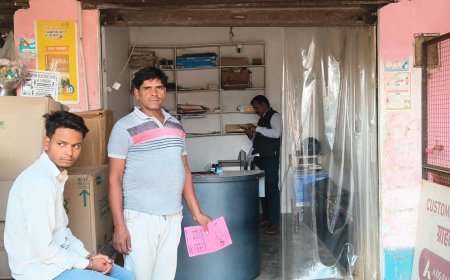 विद्युत छूट योजना के तहत उपभोक्ताओं ने जनसेवा केंद्र पर बकाया जमा किया