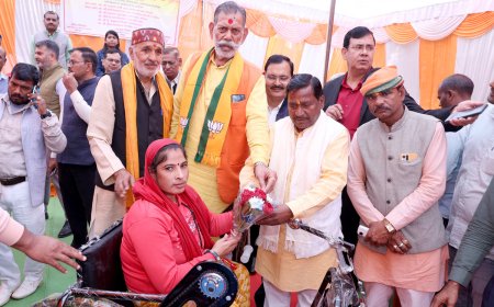 विश्व दिव्यांगता दिवस पर दिव्यांगों के पुनर्वासन से संबंधित सामाजिक शैक्षणिक विधिक व चिकित्सीय विषयों पर हुई कार्यशाला