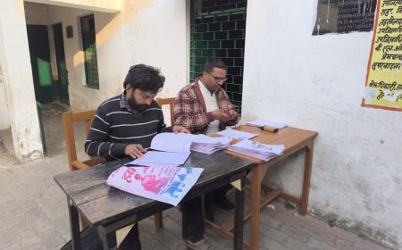 बूथ संख्या 372 कन्या पूर्व मा वि किन्तूर पर तेजी से हो रहा मैपिंग का कार्य।