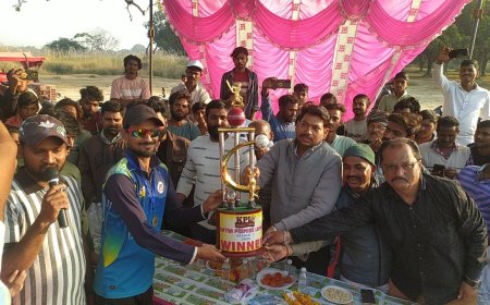 फाइनल में ऐराया की टीम ने हथगाम को हराया, ब्लॉक प्रमुख कुंवर अनुज प्रताप सिंह रहे चीफ गेस्ट