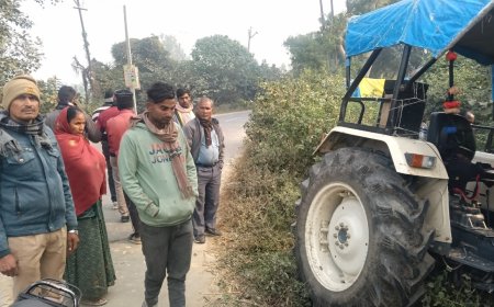 सायकिल सवार को बचाने के चक्कर में 33 हजार विद्युत पोल से टकरा गया ट्रैक्टर