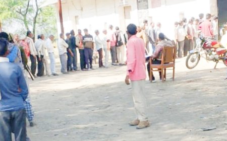 सैदपुर में खाद को लेकर किसानों ने लगाया जाम एसडीएम ने मौके पर पहुंचकर खुलवाया