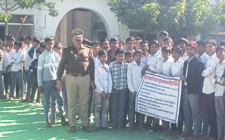 पुलिस ने अपने अपने थाना क्षेत्र में साइबर अपराध के प्रति जनता को किया जागरुक