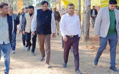 सर्दी में गौवंशों को न हो कोई परेशानी तरपाल अलाव काऊकोट सहित सभी व्यवस्थाएं रखें दुरुस्त:डीएम