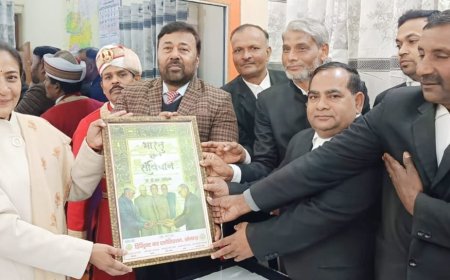 मा0 सुश्री न्यायमूर्ति नंद प्रभा शुक्ला प्रशासनिक न्यायाधीश सोनभद्र से डिस्ट्रिक्ट बार एसोसिएशन का प्रतिनिधिमंडल मिला