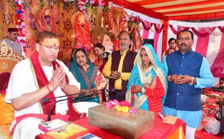 श्री राम कथा अष्टम दिवस  कथा व्यास परम पूज्य  श्री अतुल कृष्ण भारद्वाज जी भक्ति में बाधक बनता है लालच।  शबरी पर कृपा कर श्रीराम ने दिया सामाजिक समरसता का संदेश।  कथा व्यास: परमपूज्य श्री अतुल कृष्ण भारद्वाज जी महाराज