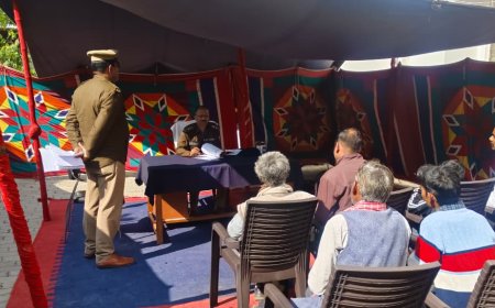 पुलिस अधीक्षक द्वारा पुलिस कार्यालय में की जनसुनवाई, शिकायतों के त्वरित निस्तारण हेतु सम्बन्धित को दिए निर्देश