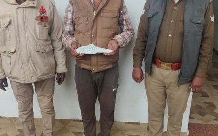 थाना सरधुवा पुलिस ने 01 अभियुक्त को 01 अदद अवैध देशी तमंचा व 02 अदद जिंदा कारतूस के साथ गिरफ्तार किया