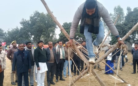 चौधरी चरण सिंह महाविद्यालय बरदरी में पांच दिवसीय भारत स्काउट गाइड प्रशिक्षण कार्यक्रम के समापन पर पूर्व कैबिनेट मंत्री राकेश कुमार वर्मा पंहुचे