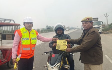 सड़क सुरक्षा जीवन रक्षा के अंतर्गत कोहरे के मौसम में सड़क दुर्घटनाओं की रोकथाम हेतु सैकड़ों वाहनों में लगाए निःशुल्क ट्रिंगल थ्री एम रेडियम,