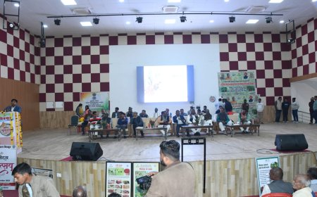 स्व0 चौधरी चरण सिंह पूर्व प्रधानमंत्री भारत सरकार के जन्म दिवस के शुभ अवसर पर ‘किसान सम्मान दिवस‘‘ एवं दो दिवसीय मिलेट्स महोत्सव का आयोजन ऑडिटोरियम हाॅल (पुलिस अधीक्षक आवास के सामने) , कर्वी -चित्रकूट में किया गया।