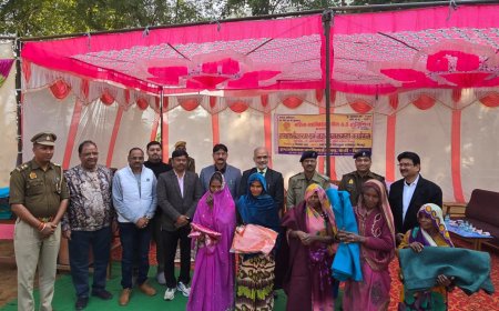 इण्टरनेशनल पायनियर्स क्लब ने पुलिस अधीक्षक चित्रकूट  अरुण कुमार सिंह" की अध्यक्षता में थाना- बहिलपुरवा , मानिकपुर अन्तर्गत सास-बहू महिला चौपाल लगाकर जागरूक करने के साथ-साथ कम्बल व साडी़ वितरण कार्यक्रम किया गया....