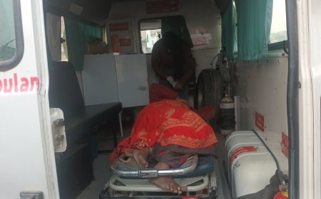 सड़क पार कर रही महिला को बाइक ने मारी टक्कर, पैर में फैक्चर