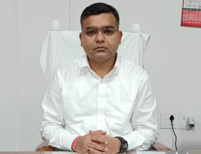 सरकार की विकास परक योजनाओं से पर्यटन विकास आय सृजन और मनोरंजन के साथ साथ लोगों के रोजगार का साधन बना लखंजन का मनरेगा पार्क जिलाधिकारी