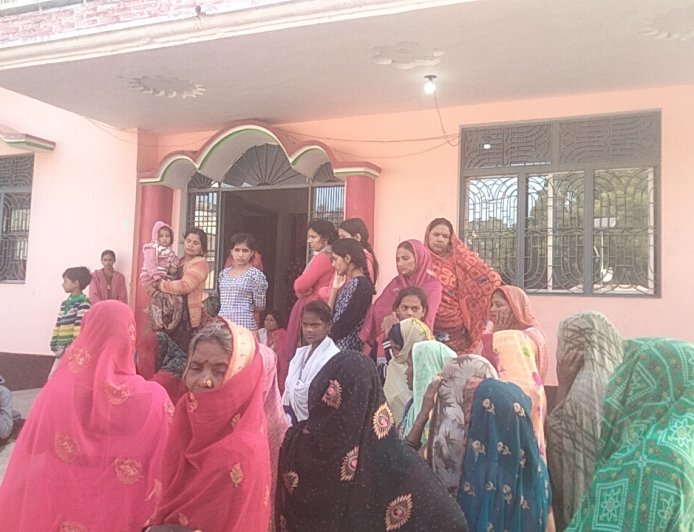 बस की चपेट में आने से बाइक सवार की हुईमौत गोपीगंज -