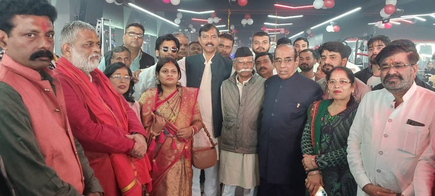 कलेक्टर गंज में दा जिम का उद्घाटन स्वास्थ्य जागरूकता को मिलेगी बढ़ाओ