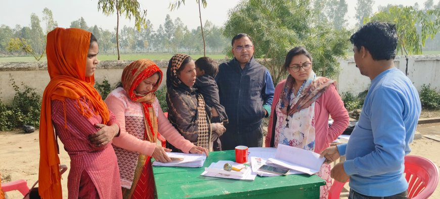 एस डी एम प्रीति सिंह व तहसीलदार बालेन्दु भूषण वर्मा ने कई बूथों का निरीक्षण किया