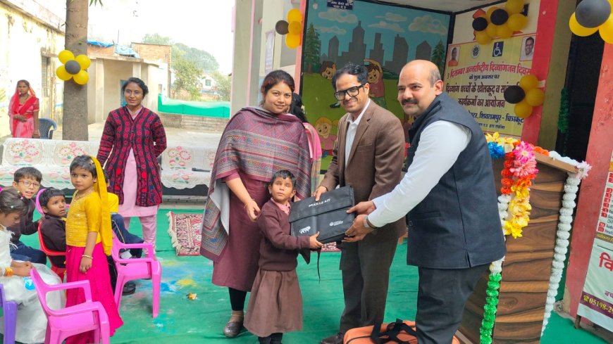 अंतरराष्ट्रीय दिव्यांगजन दिवस के शुभ अवसर पर जिलाधिकारी की अध्यक्षता में दिव्यांग जन बच्चों के खेलकूद व सांस्कृतिक कार्यक्रम का आयोजन बचपन डे केयर सेंटर शिवरामपुर कर्वी चित्रकूट में संपन्न हुआ।