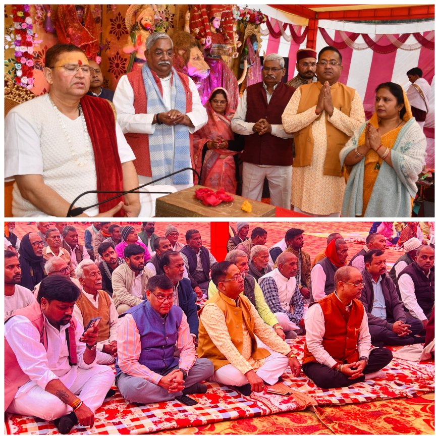 कस्बा टिकैतनगर के दुर्गा पूजा मैदान में ब्यास अतुल कृष्ण भारद्वाज के श्री मुख से श्रीराम कथा की अमृत वर्षा शुरू हुई।