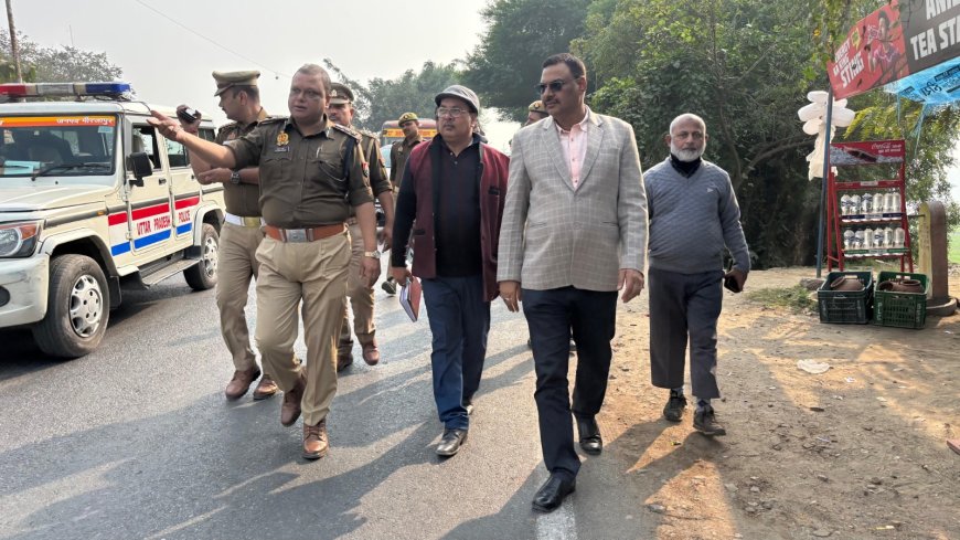 जिलाधिकारी व वरिष्ठ पुलिस अधीक्षक ने जाम के निजात दिलाने के दृष्टिगत शास्त्री ब्रिज  के दोनो तरफ मार्गो का किया निरीक्षण