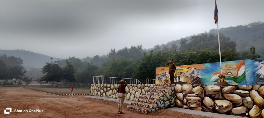 अपर पुलिस अधीक्षक द्वारा मंगलवार की परेड की सलामी लेकर परेड का निरीक्षण किया गया