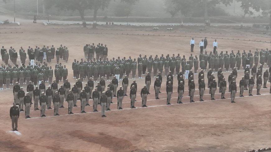 अपर पुलिस अधीक्षक द्वारा मंगलवार की परेड की सलामी लेकर परेड का निरीक्षण किया गया