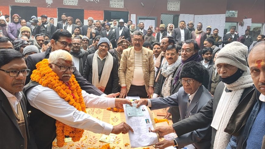 डिस्ट्रिक्ट बार एसोसिएशन अध्यक्ष पद हेतु वरिष्ठ अधिवक्ता उमाकांत पांडे ने किया नामांकडिस्ट्रिक्ट बार एसोसिएशन अध्यक्ष पद हेतु वरिष्ठ अधिवक्ता उमाकांत पांडे ने किया नामा  मिर्जापुर।