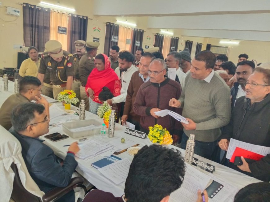 जिलाधिकारी सत्य प्रकाश की अध्यक्षता में आयोजित सम्पूर्ण समाधान दिवस में दिखा सुशासन सप्ताह का असर