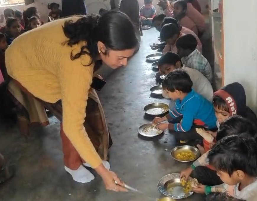 सी डी पी ओ अर्चना वर्मा ने जलालाबाद आंगन बाड़ी केन्द्र का निरीक्षण किया