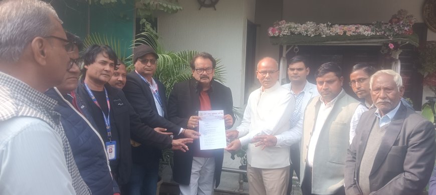 ग्रामीण पत्रकारों के अधिकारों की गूंज संसद तक, सांसद एस.पी. सिंह बघेल को सौंपा सात सूत्रीय ज्ञापन