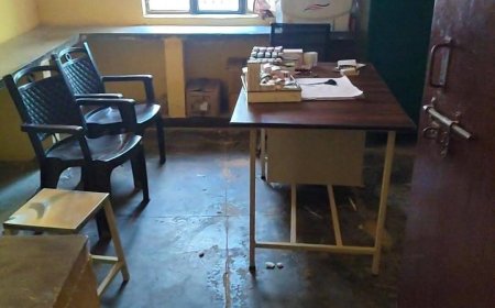 डिघरुवा पीएचसी में स्वास्थ्य सेवाएं बदहाल !  – समय से पहले डॉक्टर और स्टाफ गायब, सूना पड़ा रहा केंद्र
