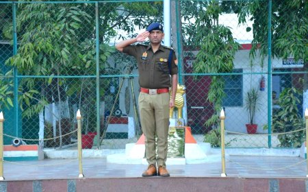 एसपी ने पुलिस लाइन्स में ली परेड की सलामी व्यवस्थाएं सुधारने के दिए कड़े निर्देश