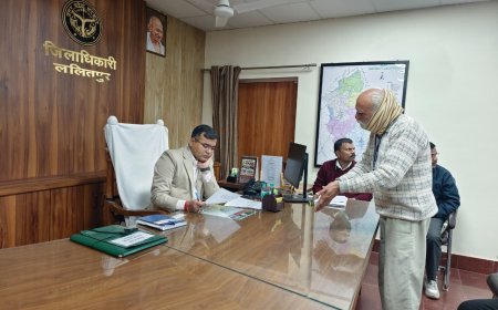 जिलाधिकारी सत्य प्रकाश के जनता दरबार में सबको मिल रहा है त्वरित न्याय