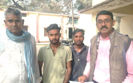 शास्त्री नगर की गलियों में अंधेरा और खतरा, लटकते तारों से सहमे लोग विद्युतीकरण न होने से परेशान  लोगों ने डीएम से लगाई गुहार