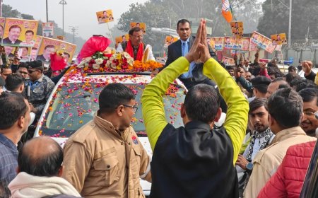गोरखपुर एयरपोर्ट पर नव निर्वाचित प्रदेश अध्यक्ष पंकज चौधरी का भव्य स्वागत
