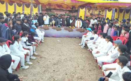 बालिकाओं ने दिखाया बल्ले से दम सोंरई प्रीमियम लीग में अशोकनगर की रोमांचक जीत