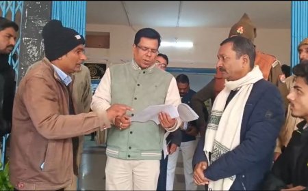 कदीमी इमामबाड़े की जमीन पर कब्जा कर रहे दबंग