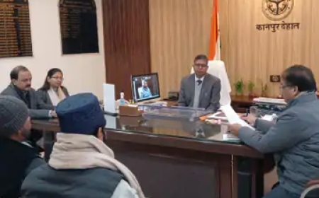 कानपुर देहात के डीएम कपिल सिंह ने जनसुनवाई में अधिकारियों को दी हिदायत