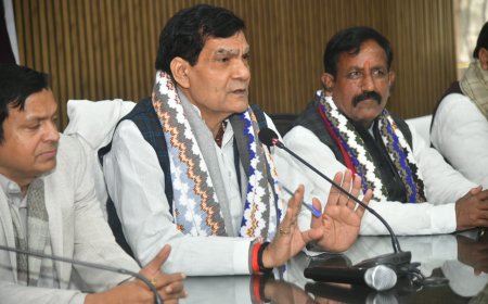 विकास योजनाओं की प्रगति में किसी भी स्तर पर लापरवाही न हो :श्री ए के शर्मा